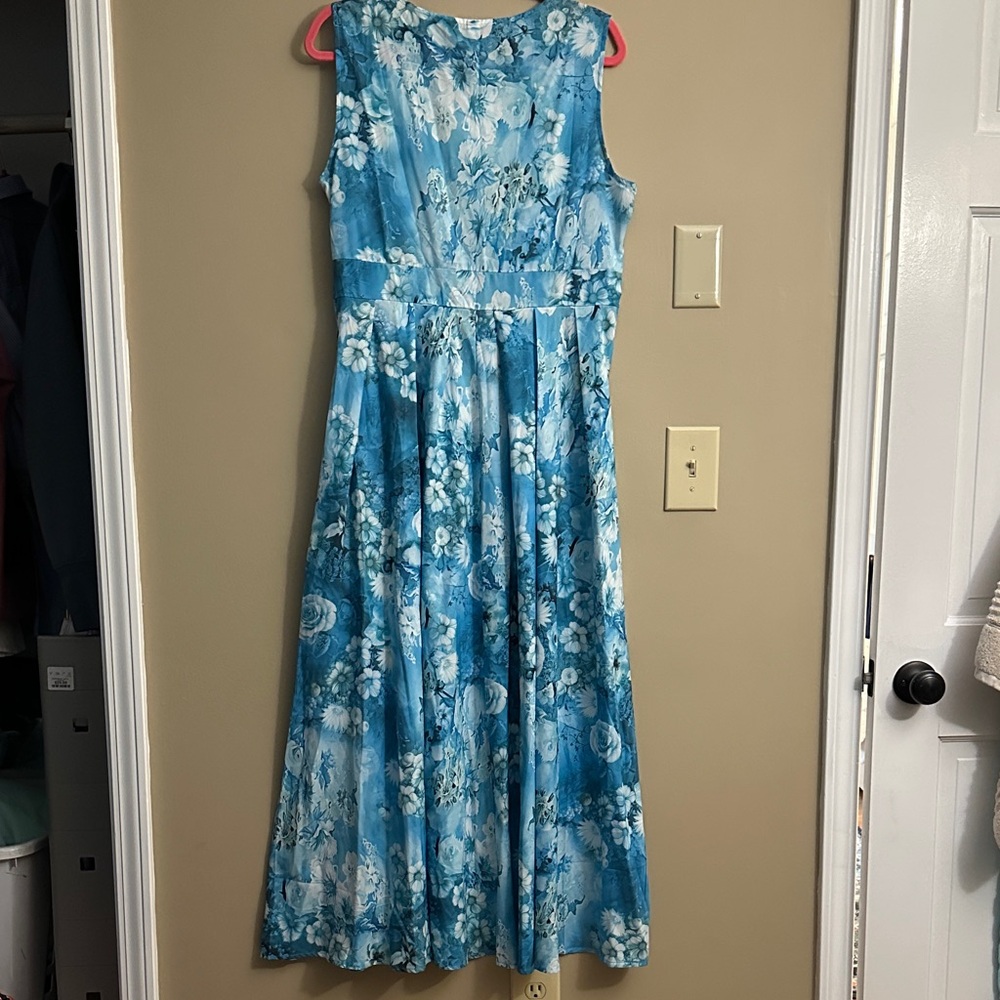 Blue Floral V-Neck Maxi Dress - Picture 4 of 4